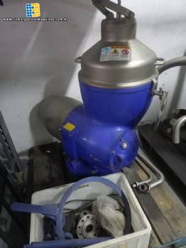 Centrfuga separadora am ao inox para separar as fases do sangue animais Alfa Laval