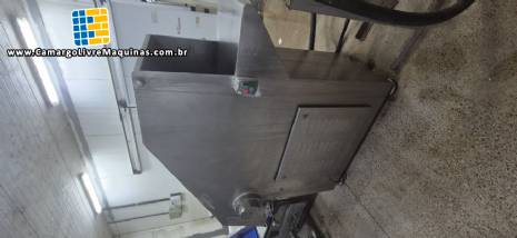 Quebrador de blocos carnes Ibrasmak com moedor Simetria e esteira transportadora