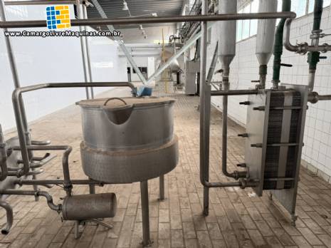 Tacho tanque encamisado com trocador de calor e bomba em inox