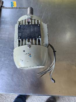 Motor de indu��o monof�sico WEG 1/4 CV 1670 rpm