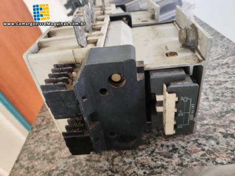 Controlador tripolar para acionar motores trif�sicos Telemecanique LC1F265 e LC1F225