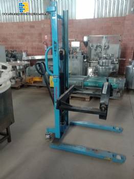 Tombador empilhadeira gira tambor Paletrans 300 kg