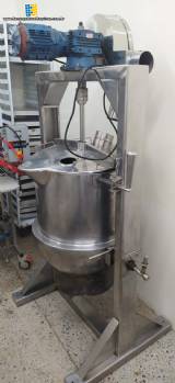 Tacho cozinhador em a�o inox encamisado a g�s basculante 100 litros