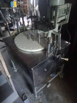 Envasadora rotativa para l�quidos com 4 pist�es Erli 14.400 unidades por hora