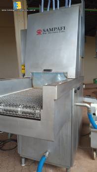 Injetora de temperos com 138 agulhas Sampafi