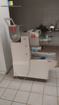 Extrusora para massas aliment�cias La Parmigiana 30 kg / hora