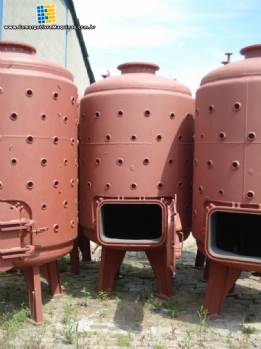 5 Tanques cilindricos verticais em a�o carbono 4000 L cada
