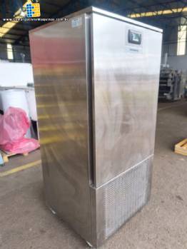 Ultracongelador em a�o inox Pr�tica