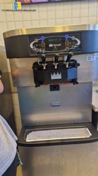 Máquina de sorvete expresso em inox Top Taylor com 3 bicos de extração Máquina de sorvete expresso em inox Top Taylor com 3 bicos de extração
