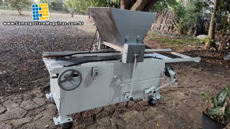 Pingadeira dosadora de massas doces Piróg Pingadeira dosadora de massas doces Piróg