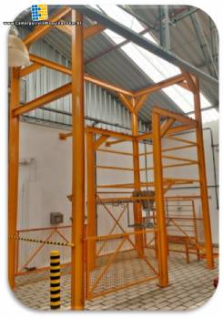 Unidade de descarrega descarregamento de big bag 2000 kg com rosca transportadora Artinox Unidade de descarrega descarregamento de big bag 2000 kg com rosca transportadora Artinox